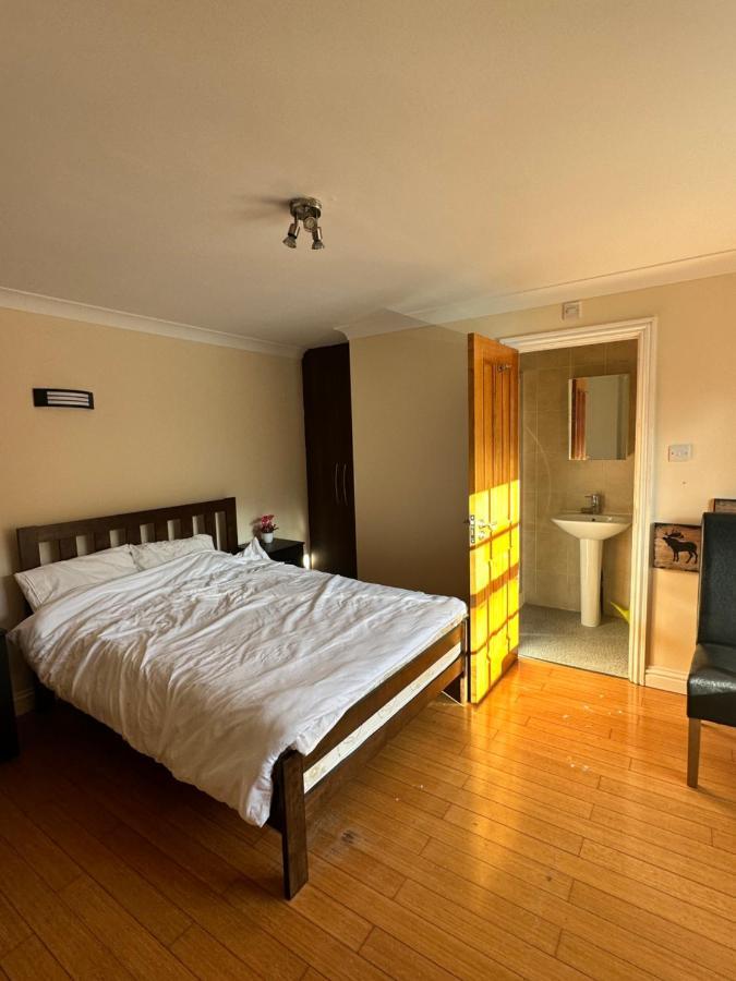 Sultania Motel And Catering Hedgerley 외부 사진