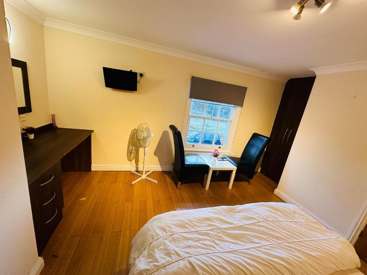 Sultania Motel And Catering Hedgerley 외부 사진