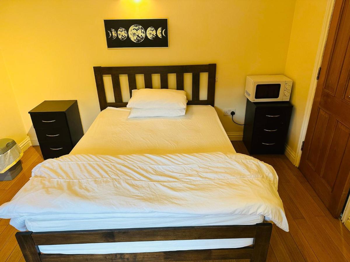 Sultania Motel And Catering Hedgerley 외부 사진
